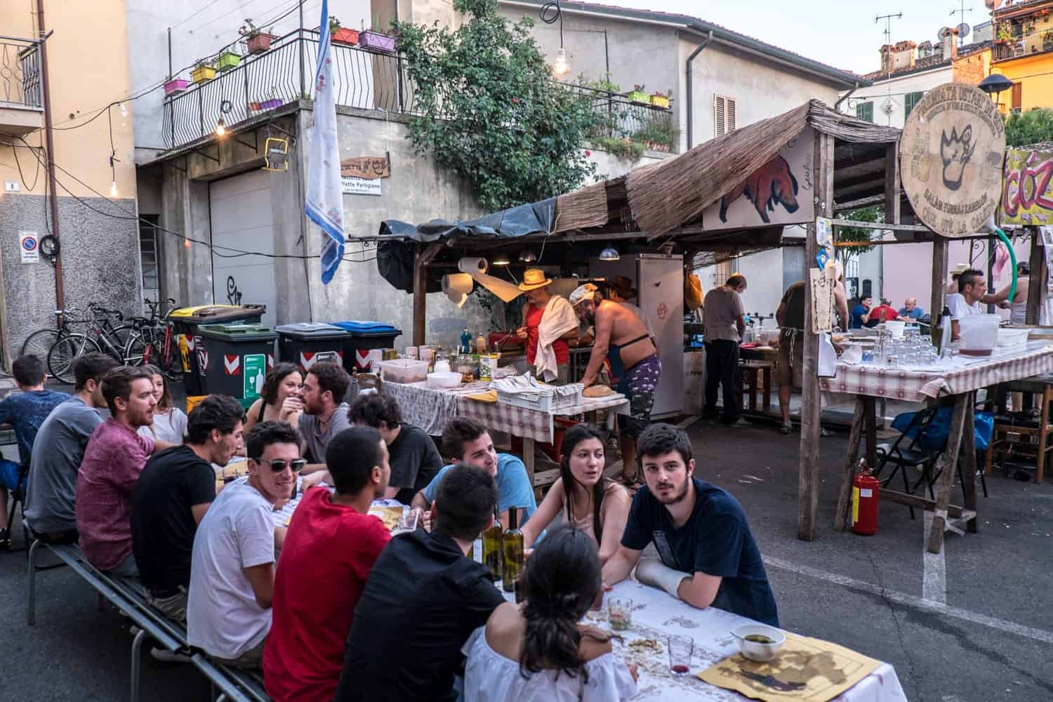 Al fresco dining is a big part of the Artusi Festival / Festa Artusiana in Forlimpopoli, Italy