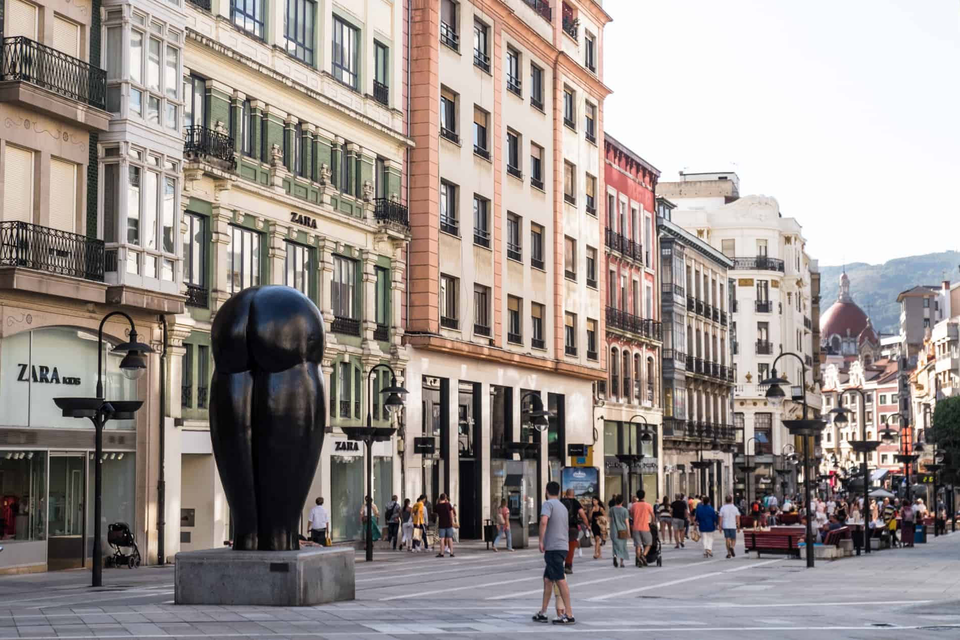 The 'Culis Monumentalibus' sculpture in Oviedo is a 4-metre high, pair of buttocks that stands in the middle of a shopping street, 